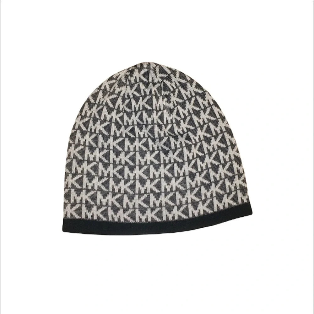 New Michael Kors: One Size Black & Gray Knitted Logo Beanie